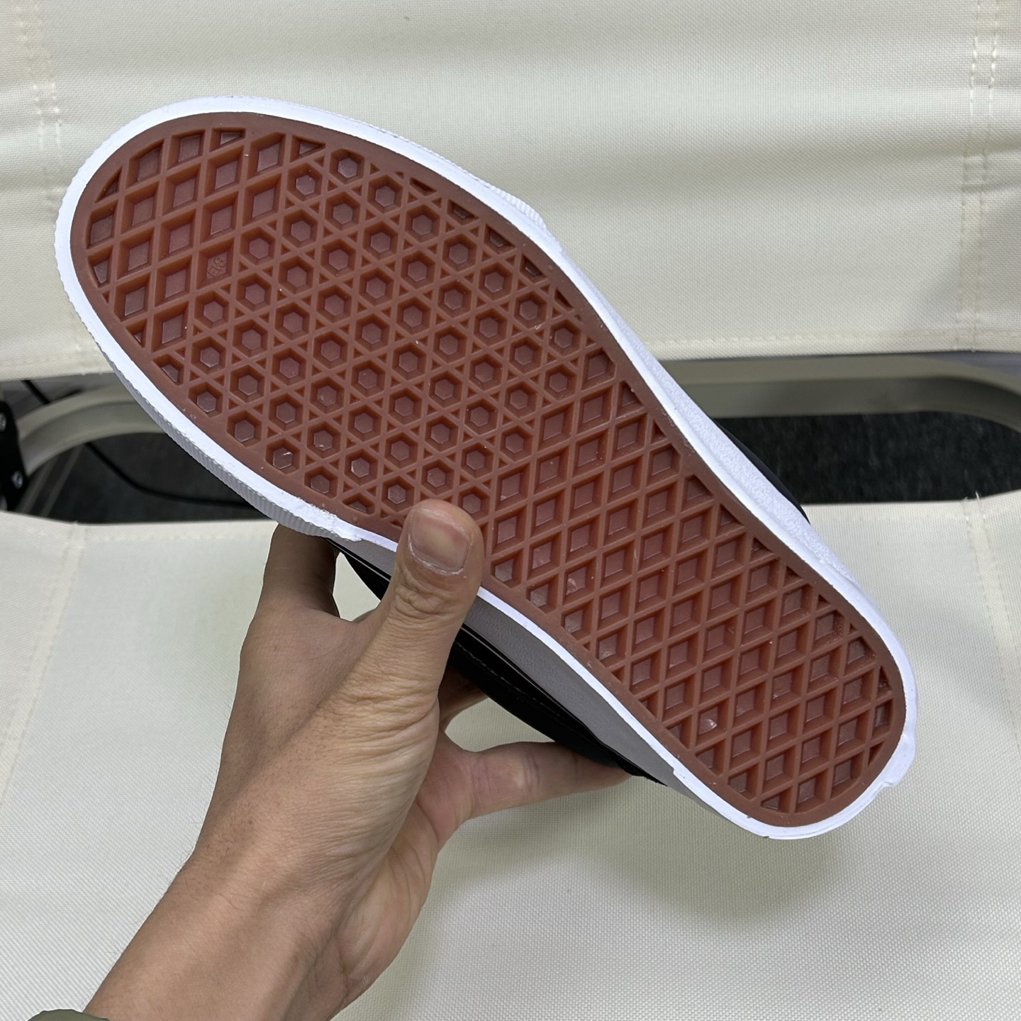 Vans Knu Skool Low-Top Skate Shoes Black/White