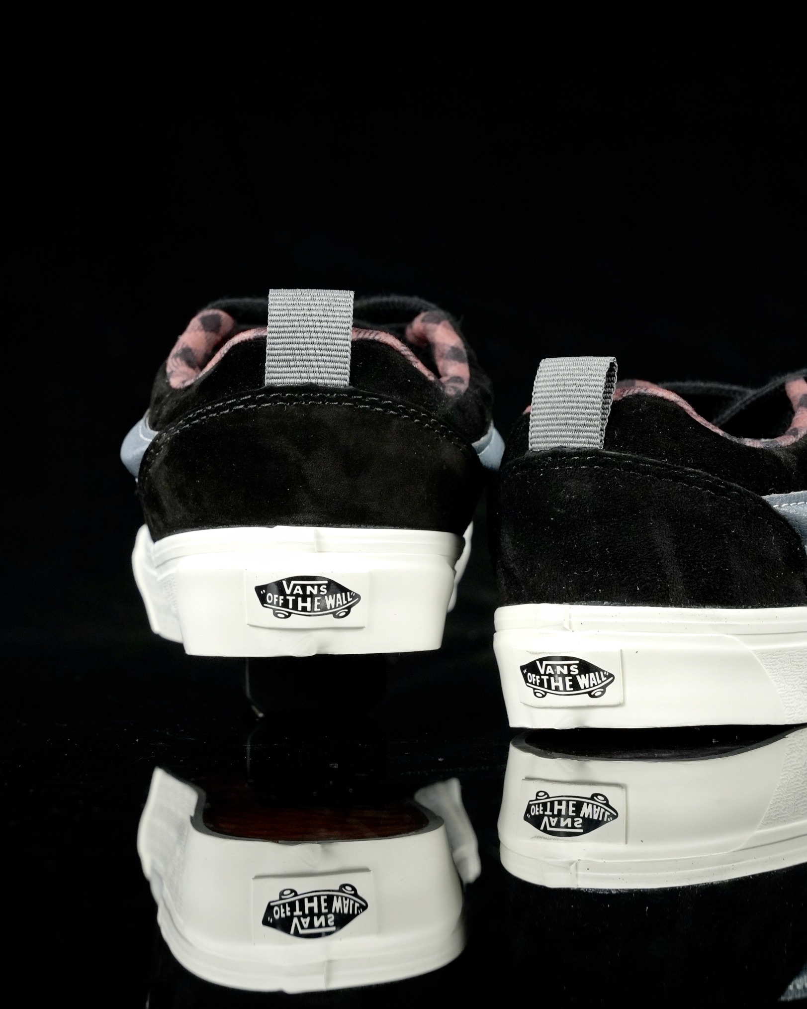 Vans Knu Skool Low Suede Sneakers Black