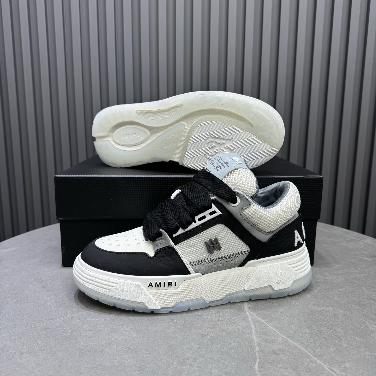 AMIRI Low-Top Sneakers Black/White