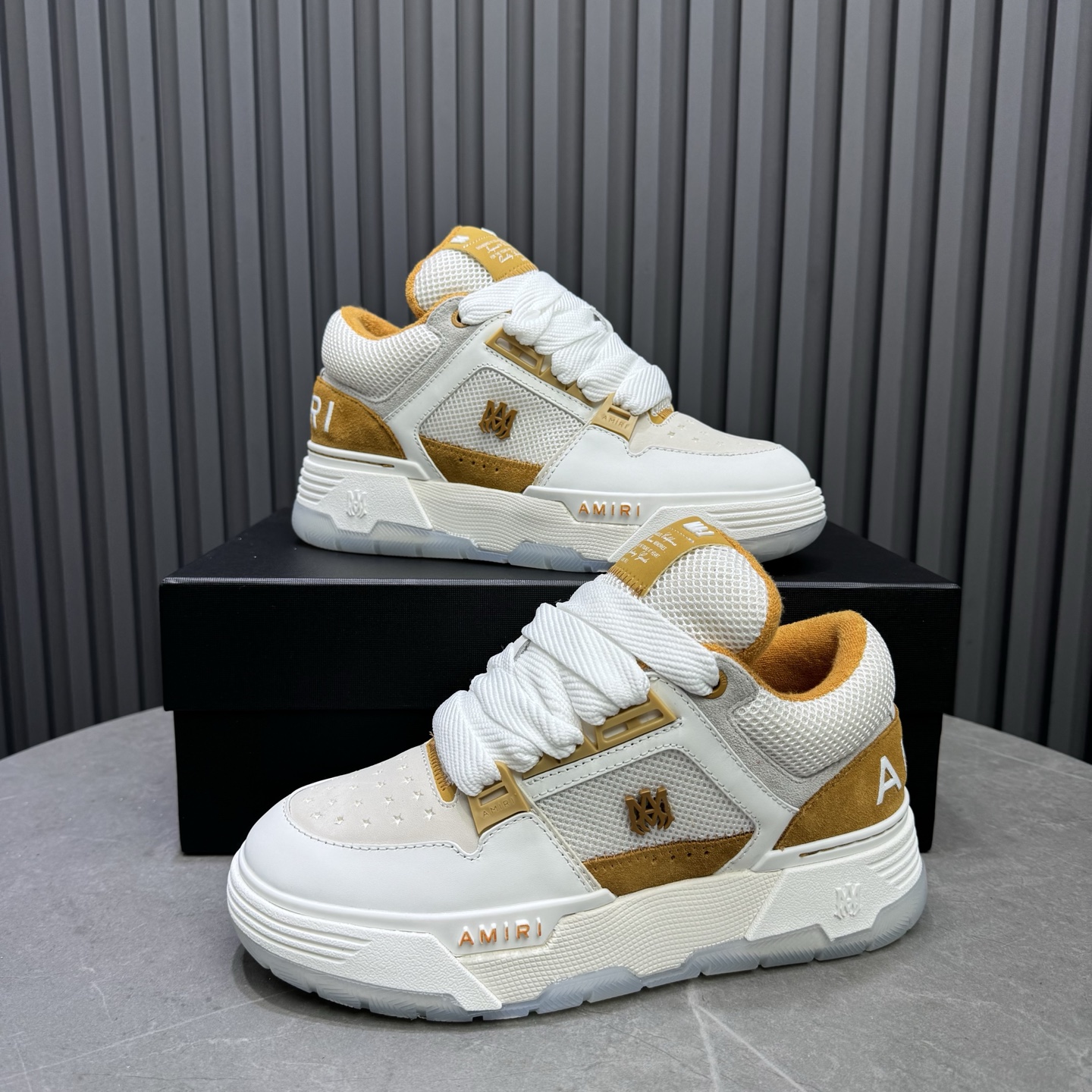 AMIRI Low-Top Sneakers White/Gold