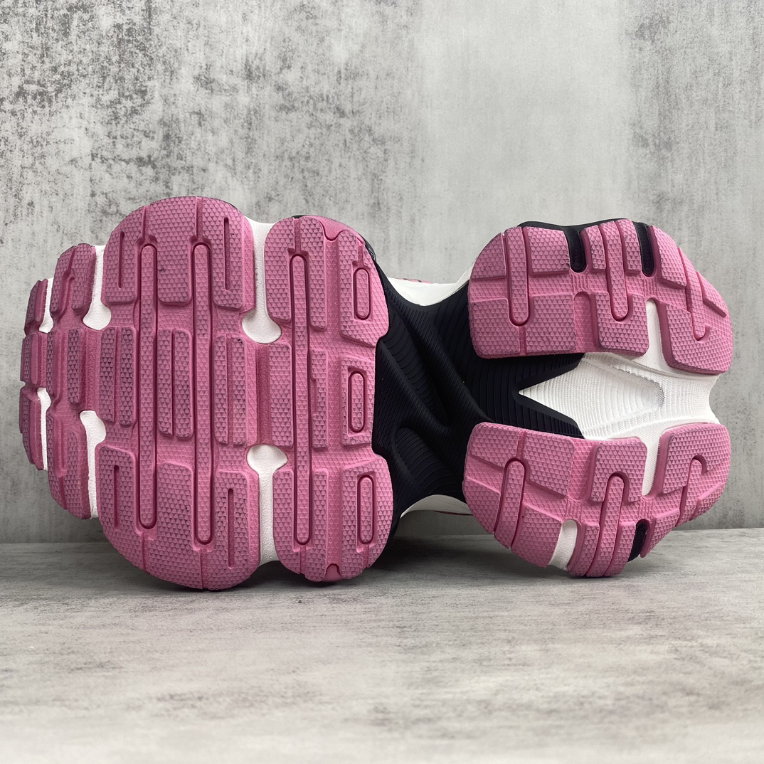 Balenciaga Cargo Sneaker Pink