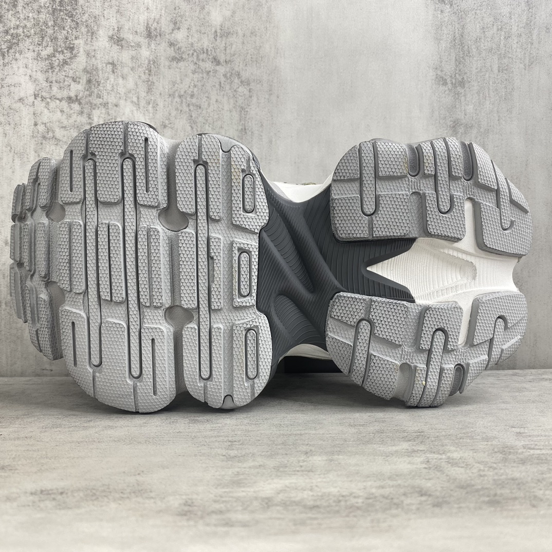 Balenciaga Cargo Runner Sneakers Gray
