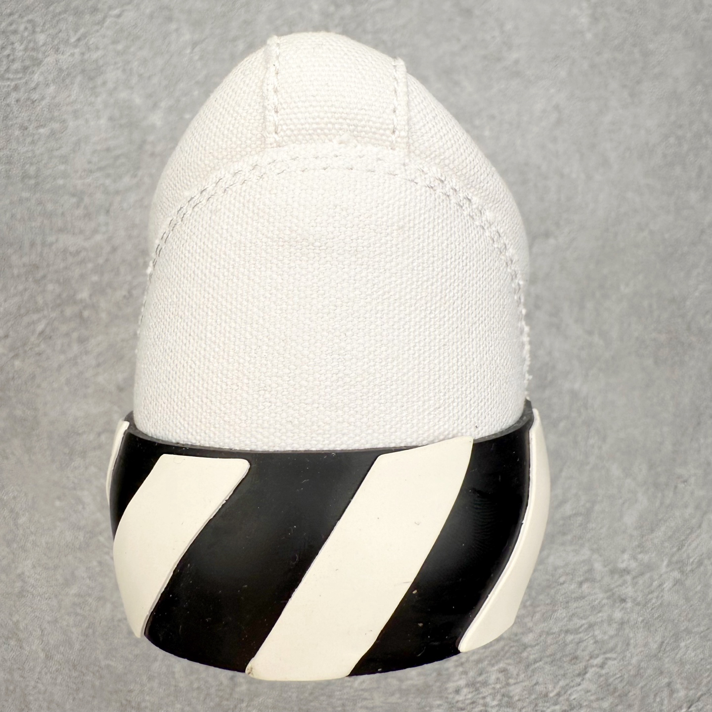 Off-White Low-Top Sneakers White