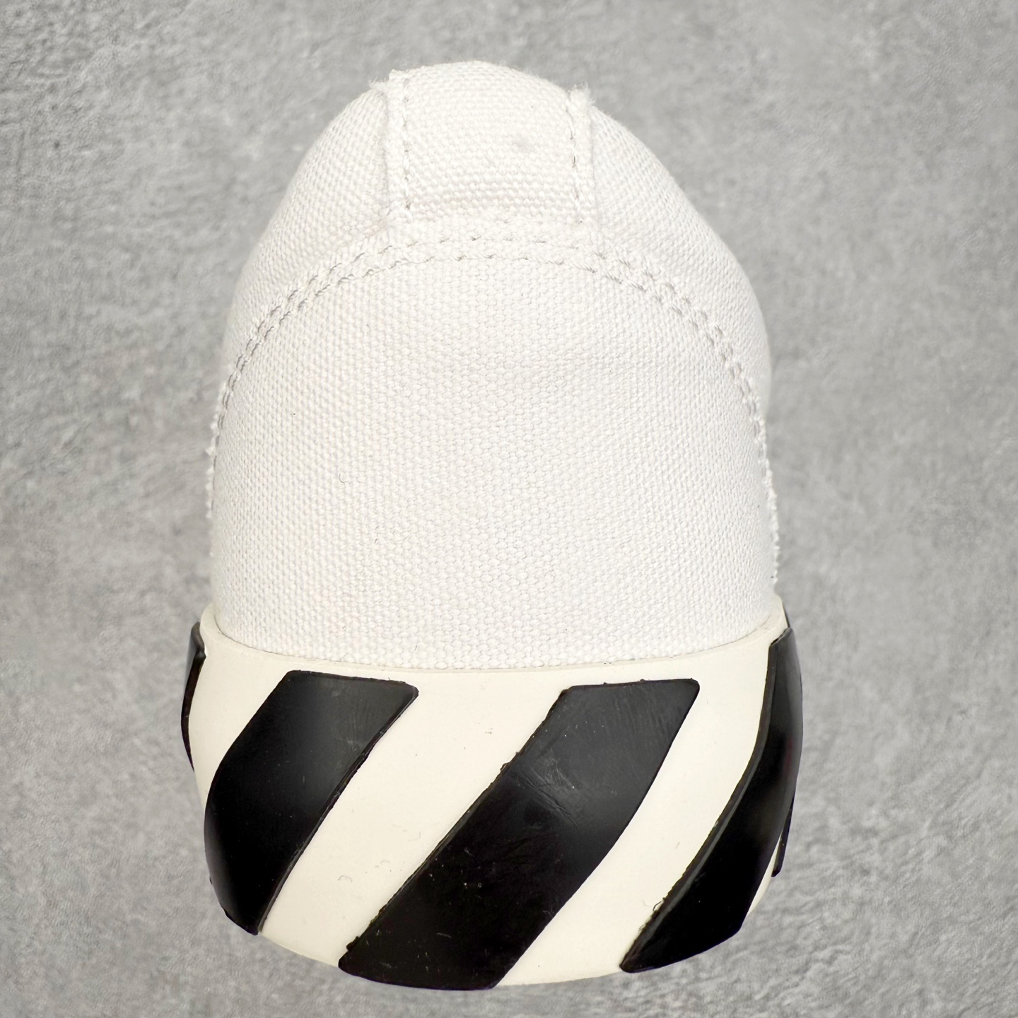 Off-White Low-Top Sneakers White