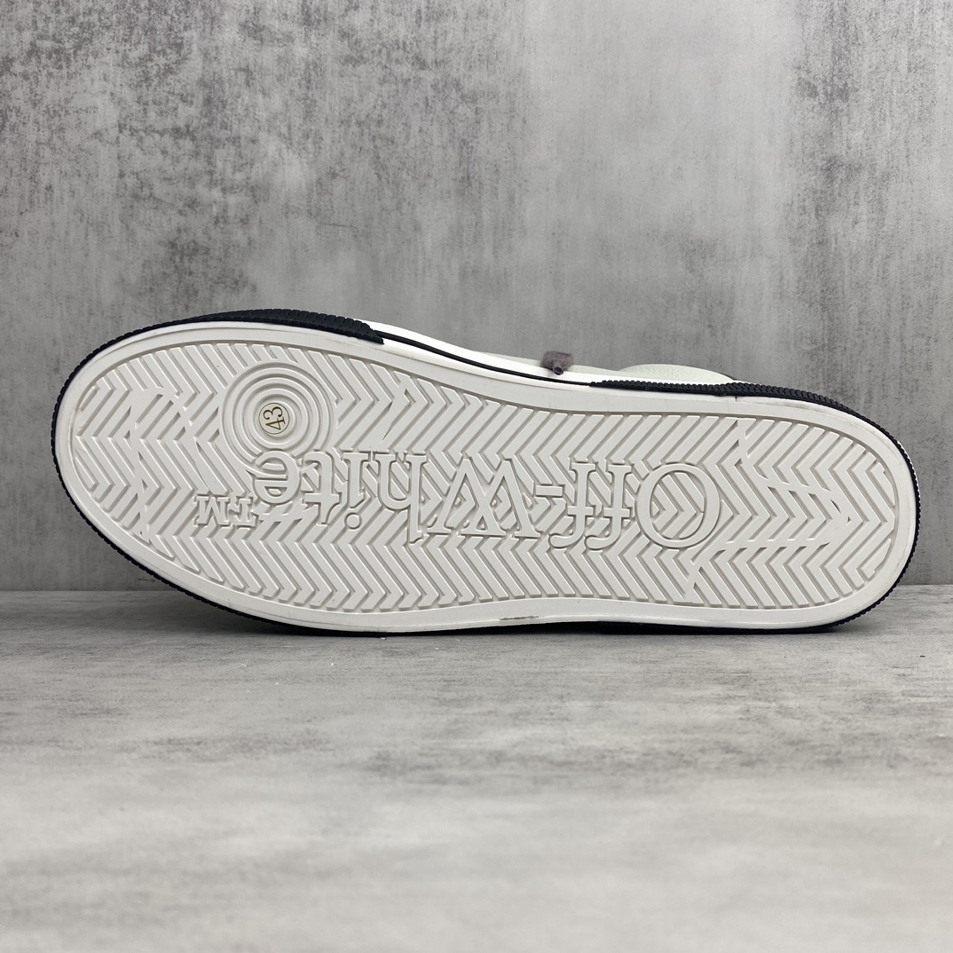 Off-White Low Vulcanized Sneakers Grey