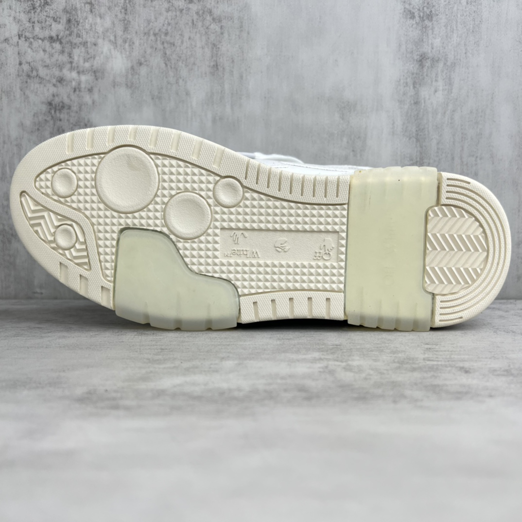 Off-White Low-Top Sneakers White