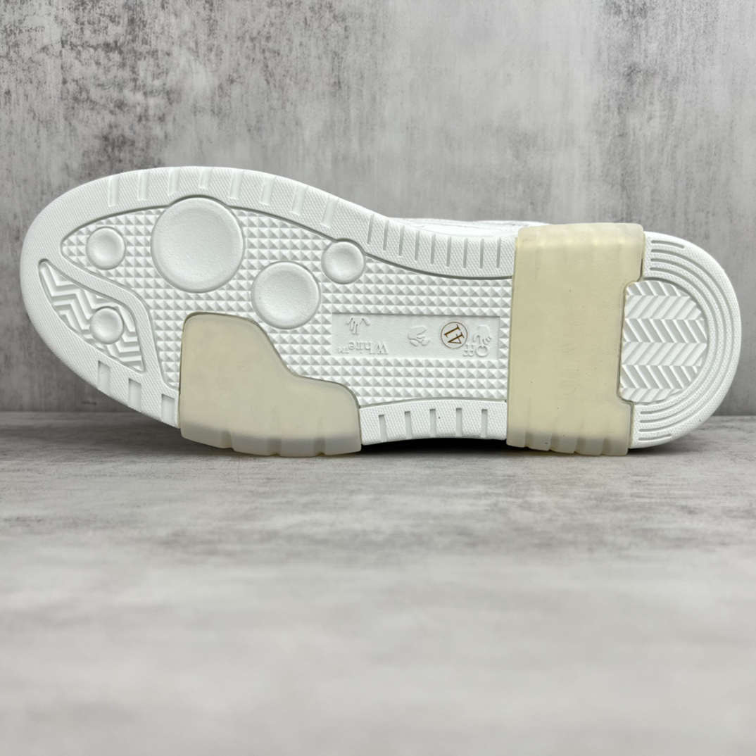 Off-White Low-Top Sneakers White