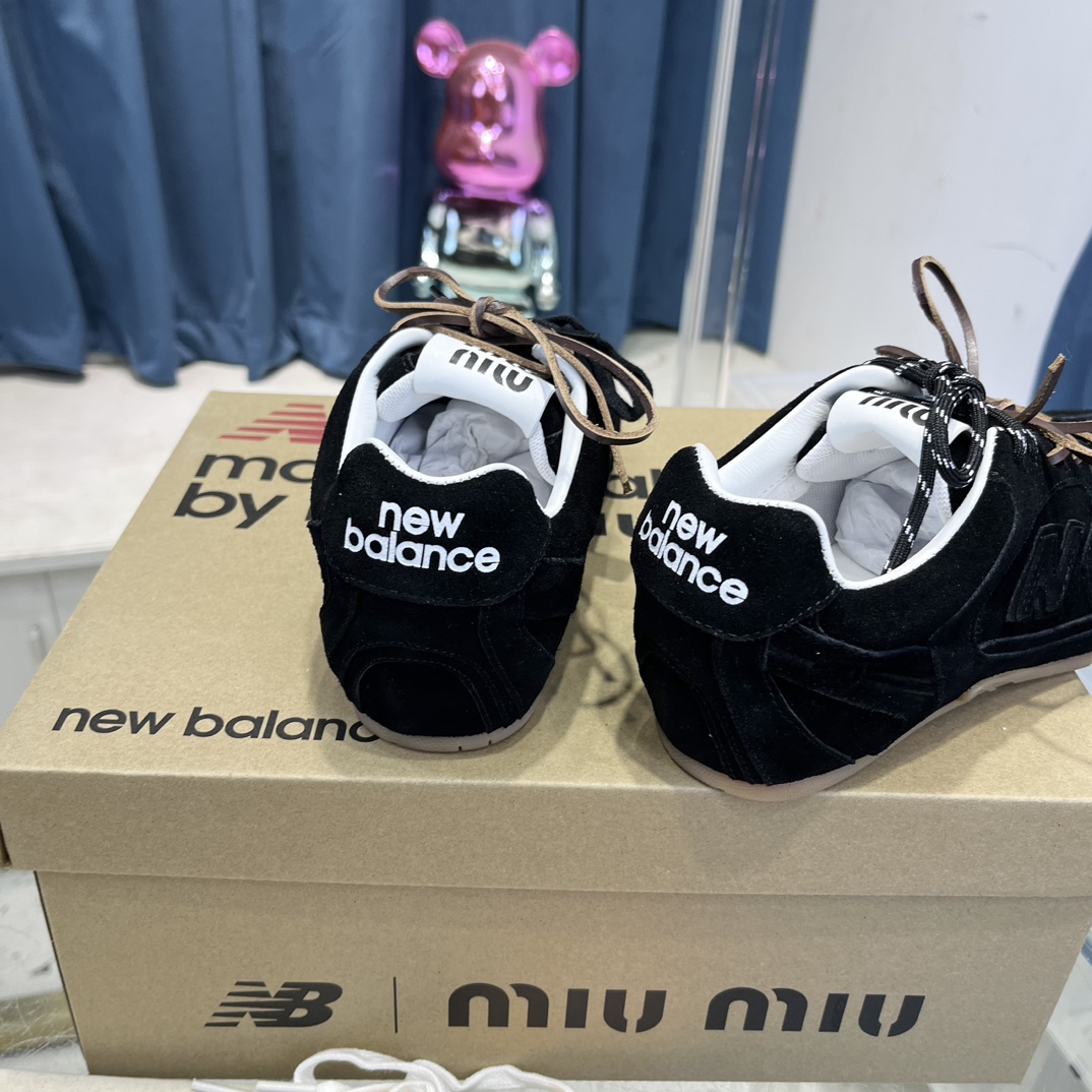Miu Miu x New Balance 530 Sneakers Black