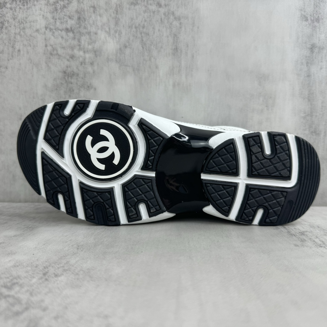 Chanel 24SS Panda Sneakers Black White