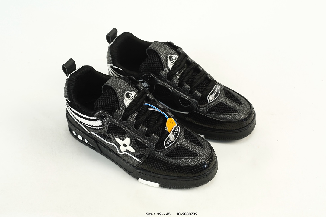 Louis Vuitton Trainer Low Sneakers Black