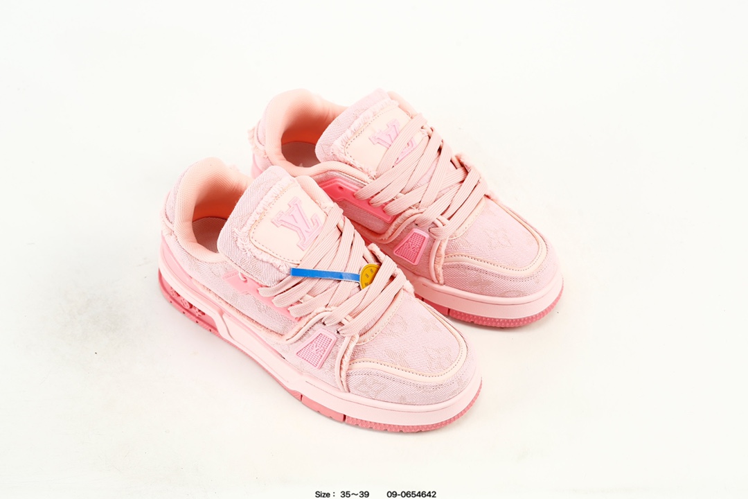 Louis Vuitton Trainer Low Sneakers Pink
