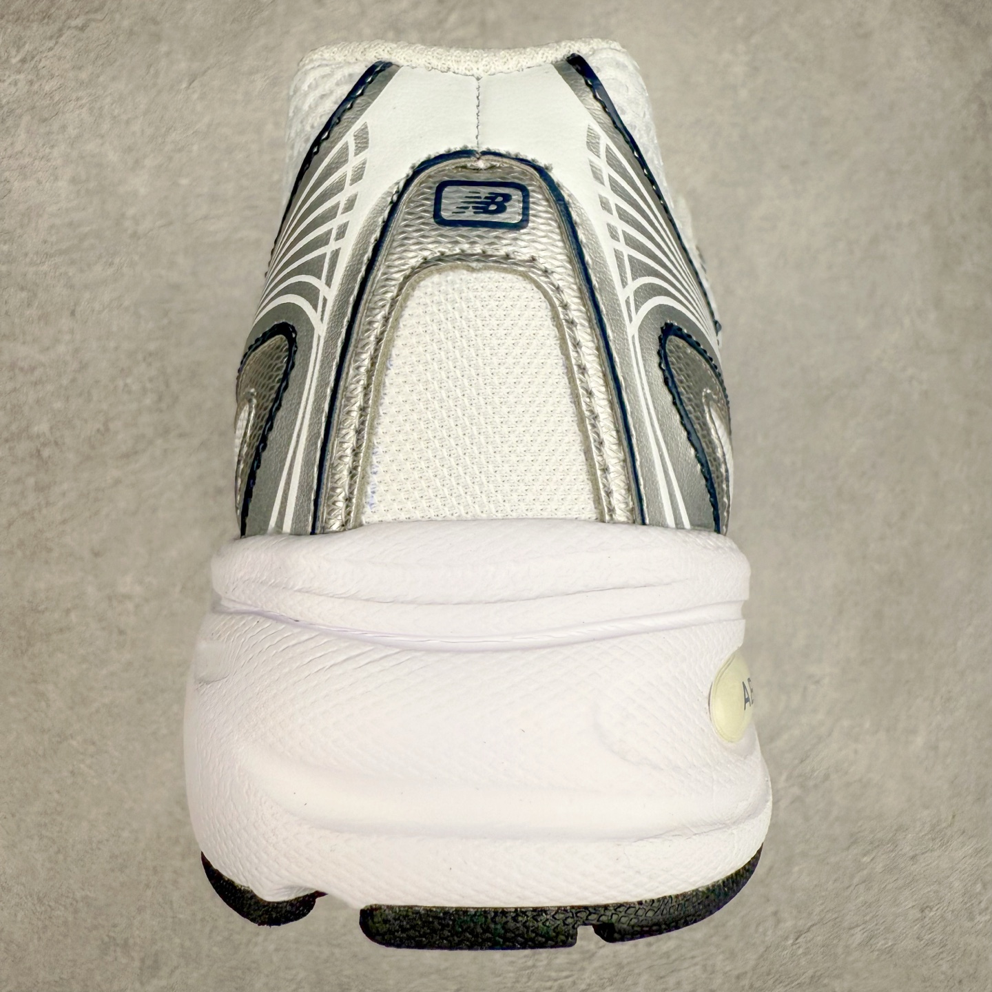 New Balance MR740 Dad Sneakers White/Silver