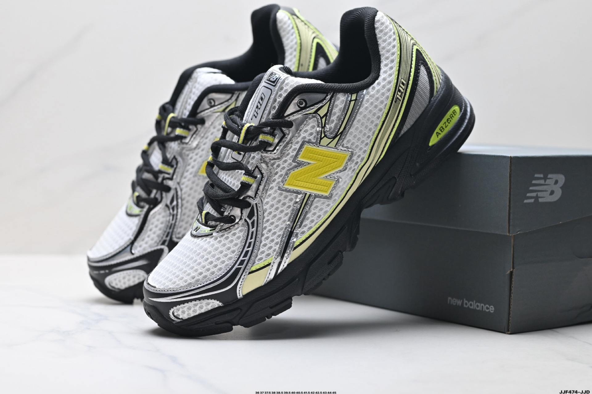 New Balance 740 Retro Runner Silver