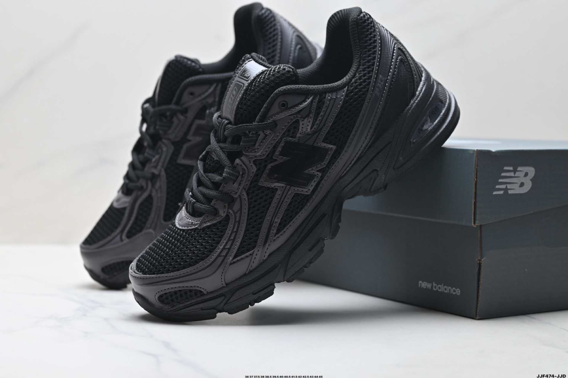 New Balance 740 Retro Runner Black