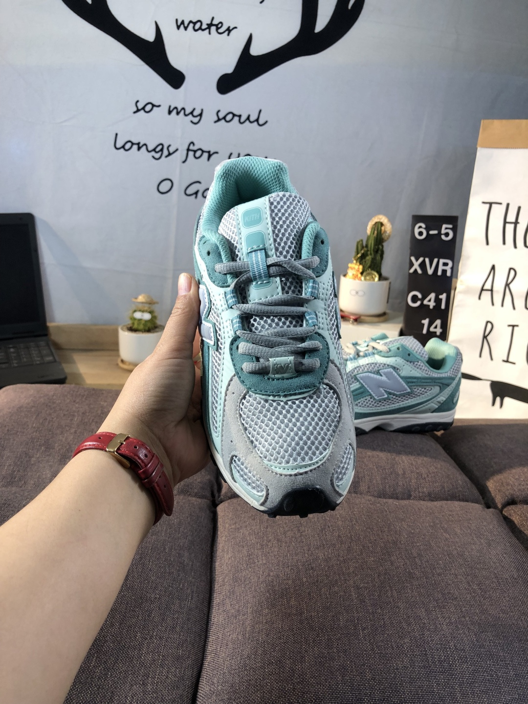 New Balance 204 Retro Runner Teal