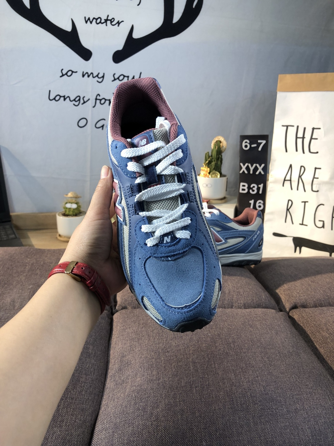 New Balance 204L Low-Top Sneakers Blue