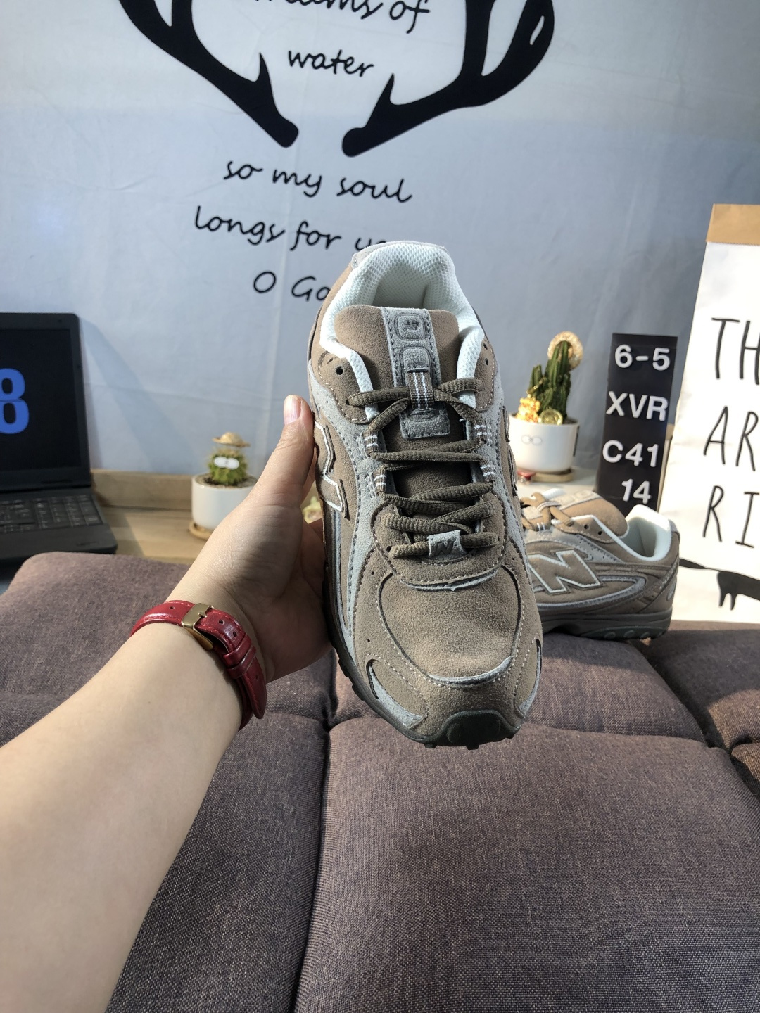 New Balance 204 Dad Sneakers Grey