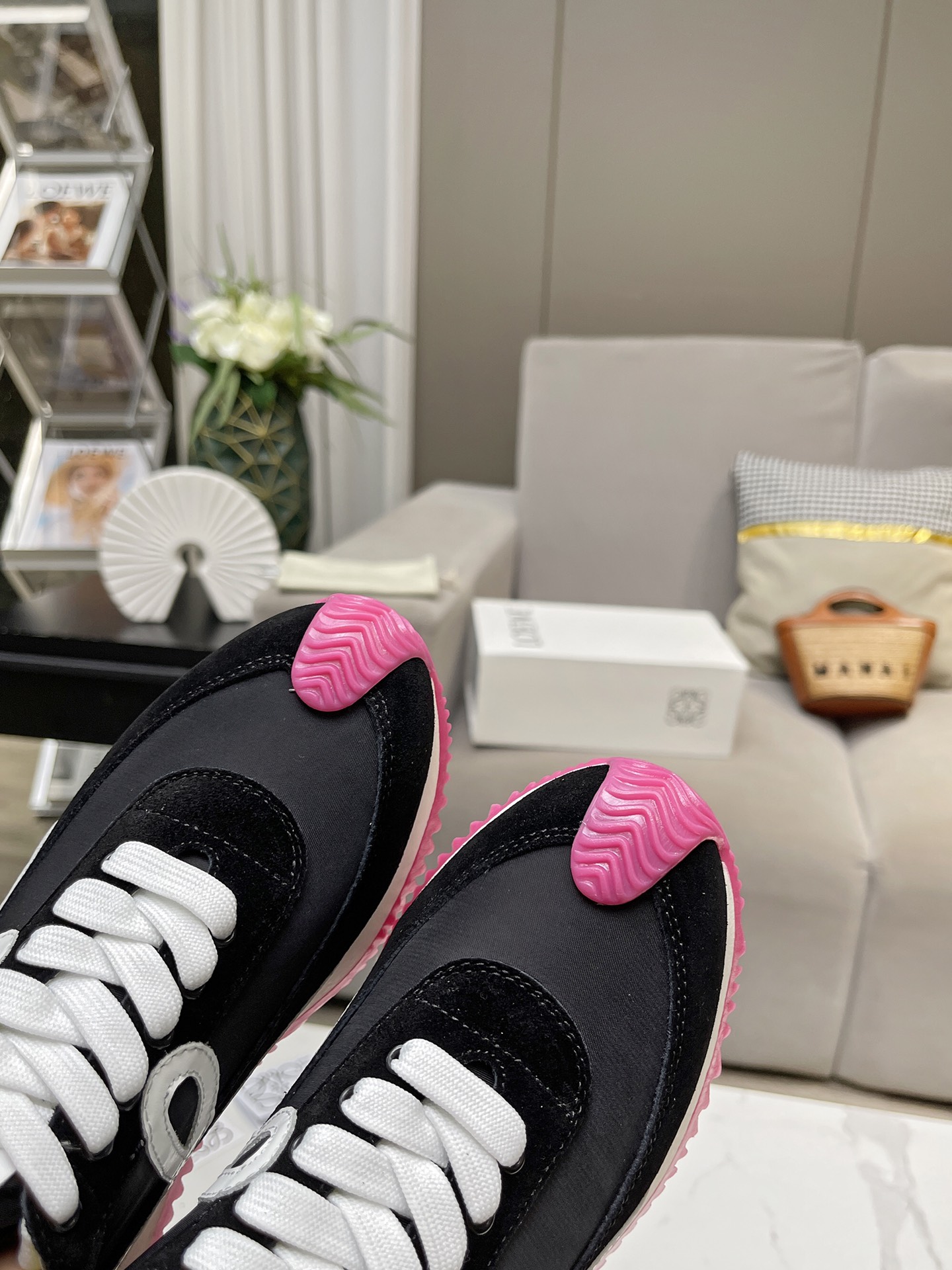 Loewe Hidden Lift Trainer Multi