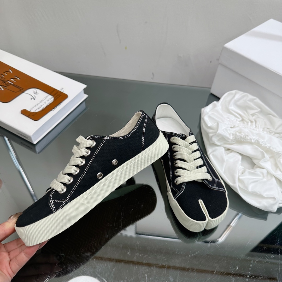 MM6 Maison Margiela Tabi Canvas Sneakers Black