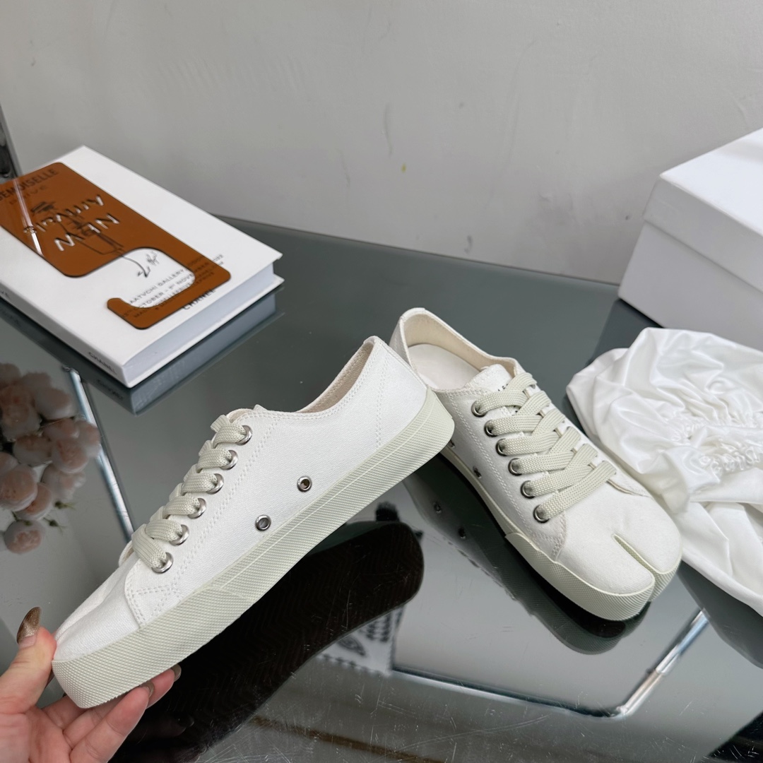 Maison Margiela MM6 Tabi Canvas Sneakers White