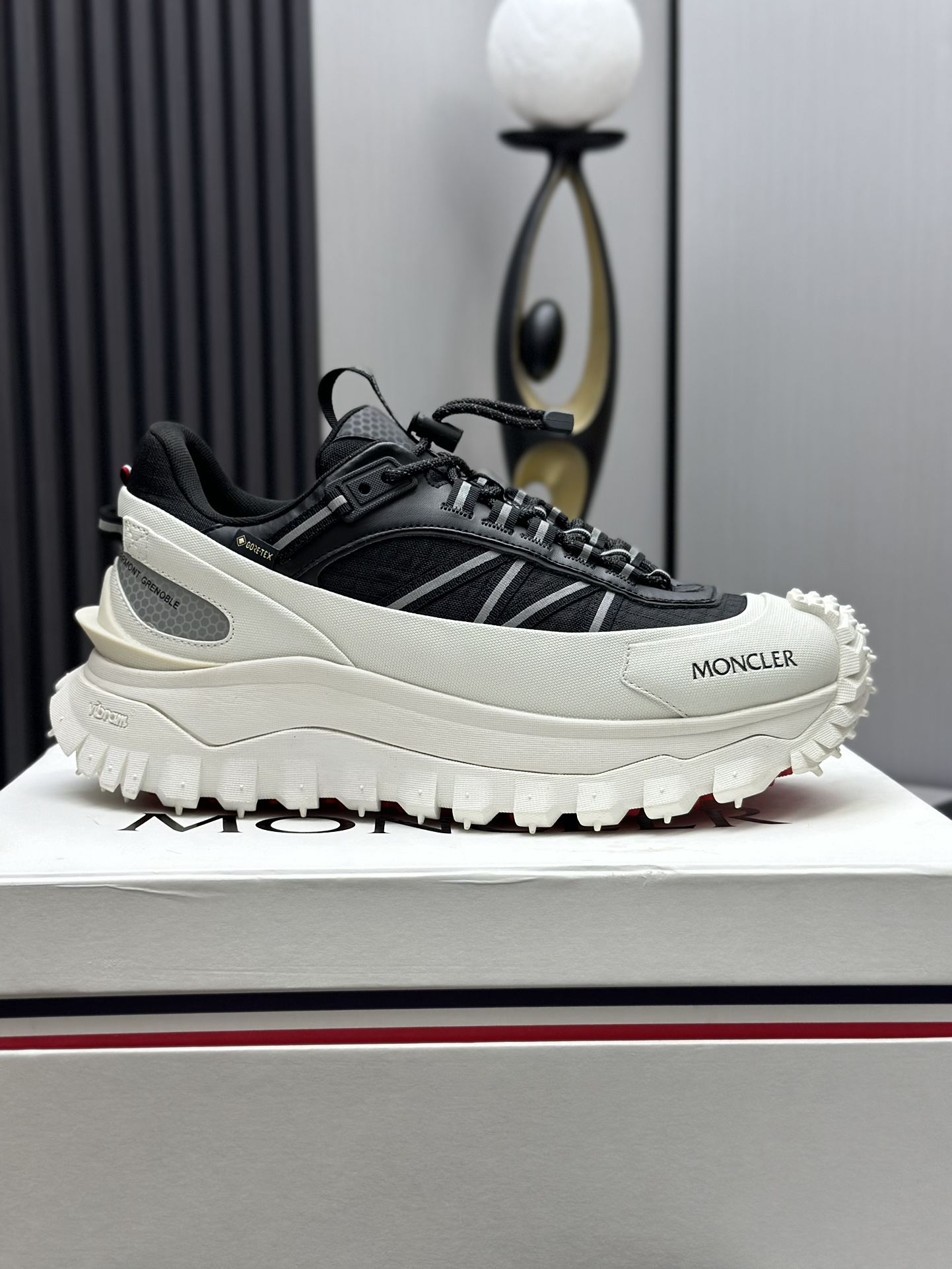 Moncler Trailgrip GTX Sneakers Black/White