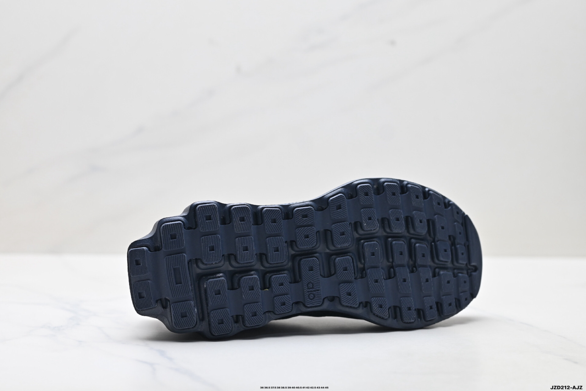 Alo Yoga Alo Runner Mesh Sneakers Navy