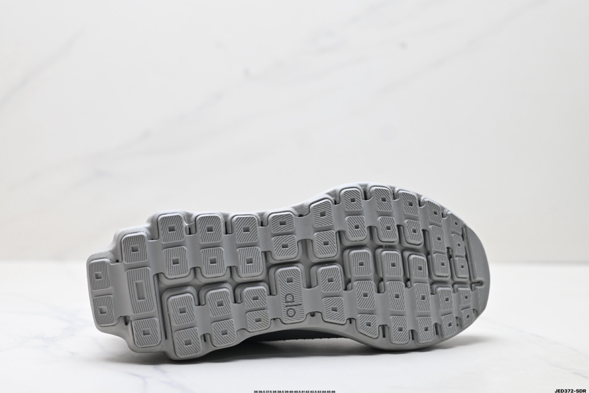 Alo Yoga Alo Runner Mesh Sneakers Gray