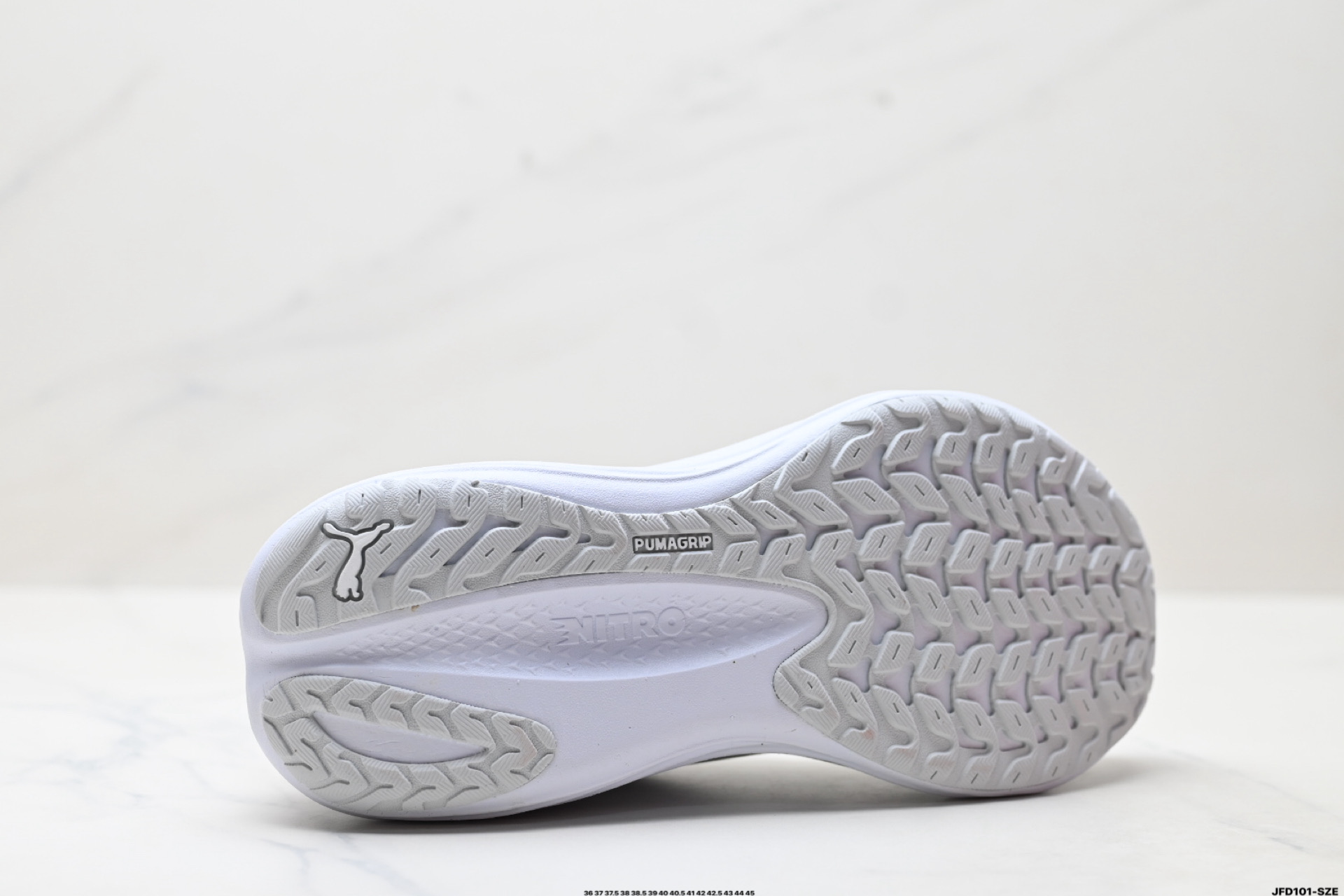 Puma Deviate NITRO Running Shoes White