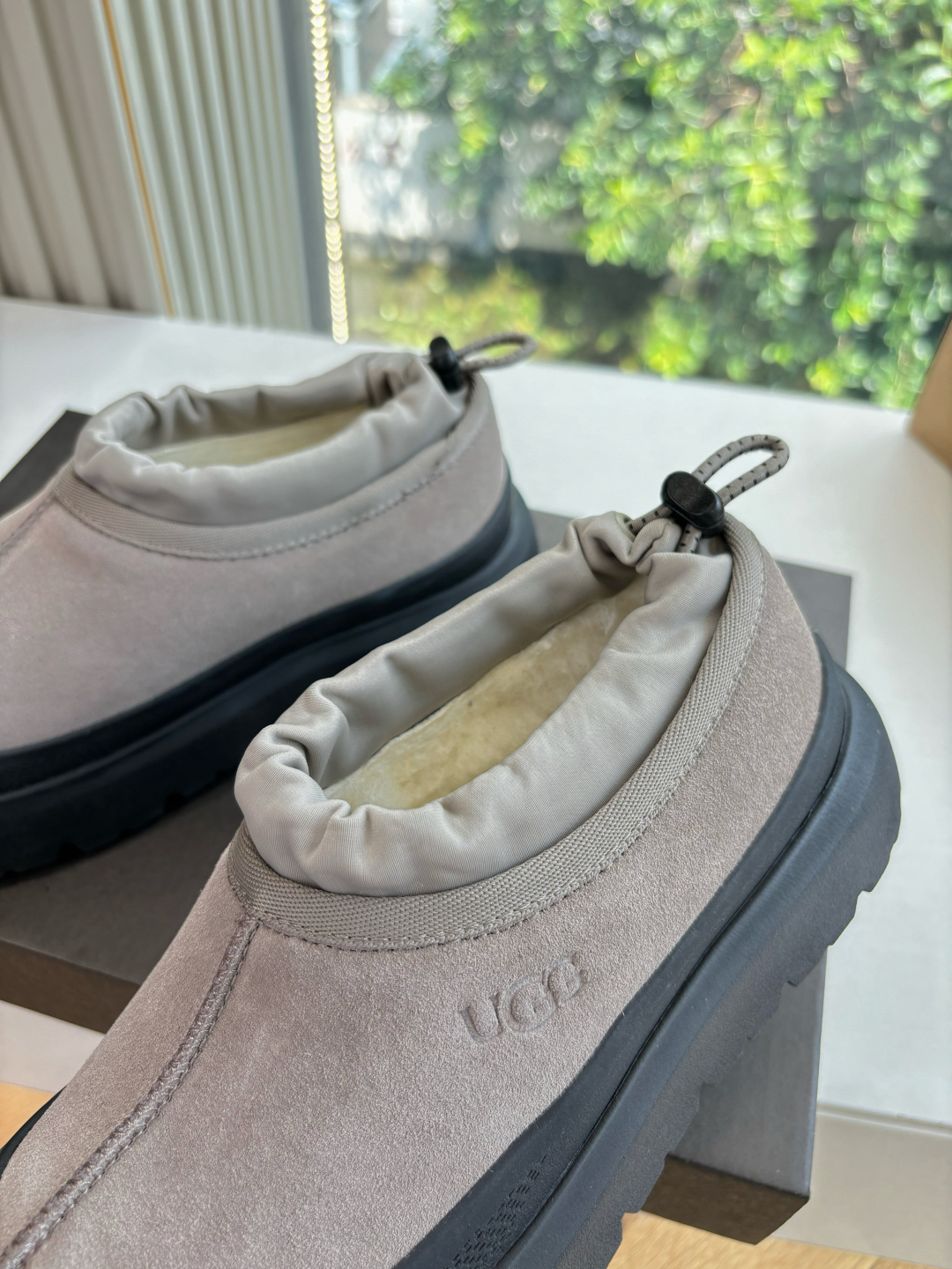 UGG Tasman Lug Suede Slippers Grey