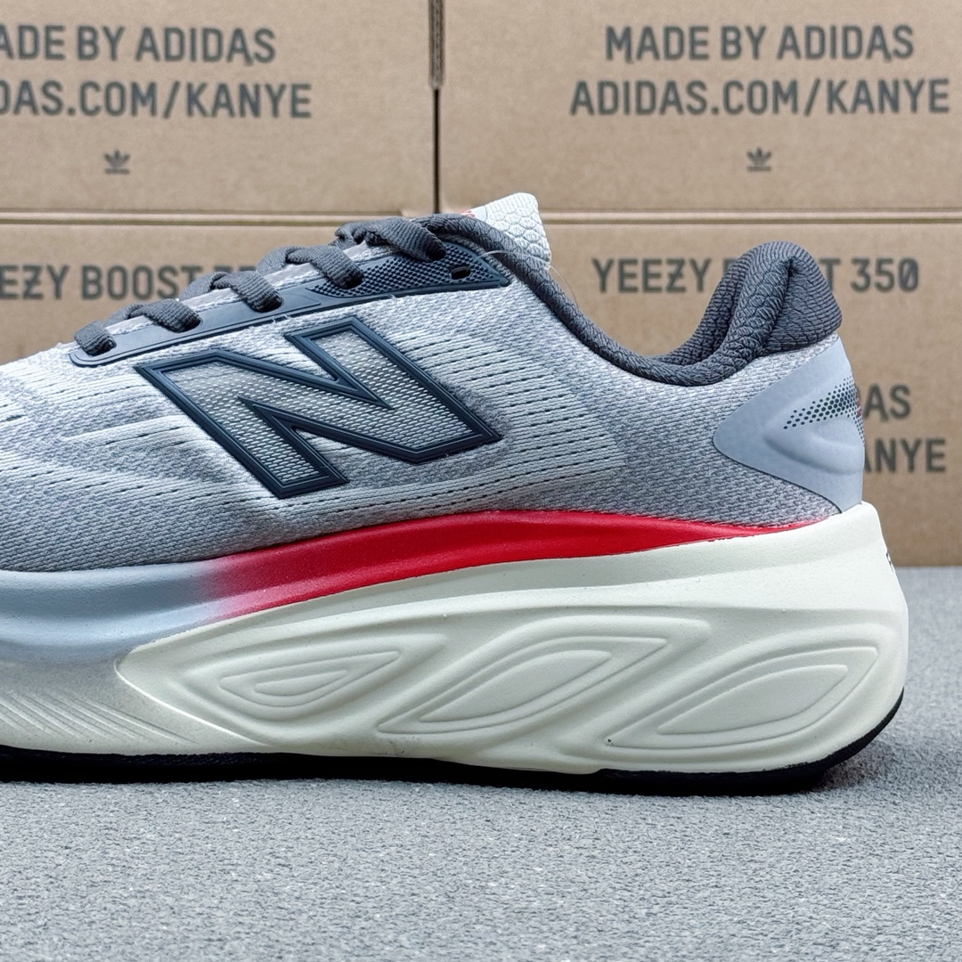 New Balance FuelCell MMORX Runner Gray