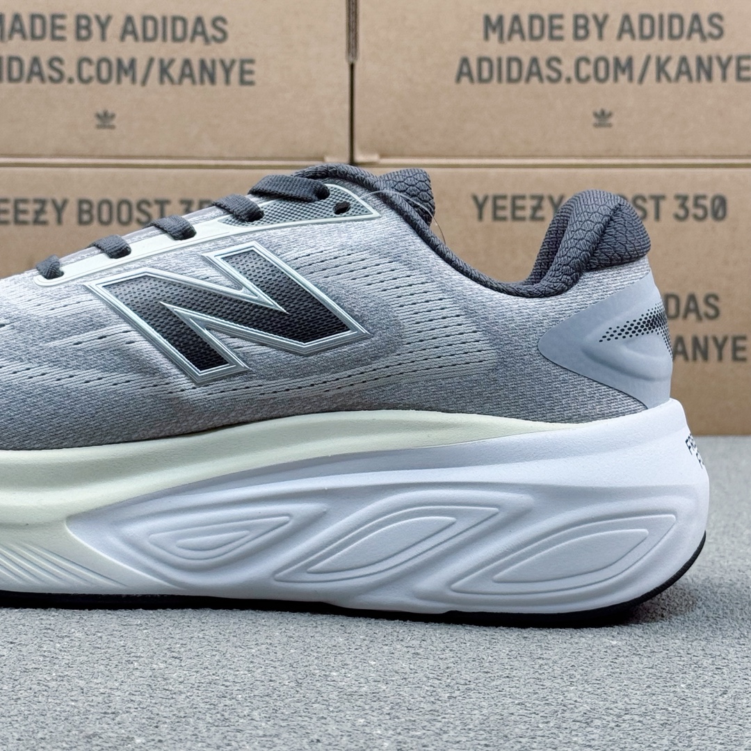 New Balance Fresh Foam Runner Sneaker Grey