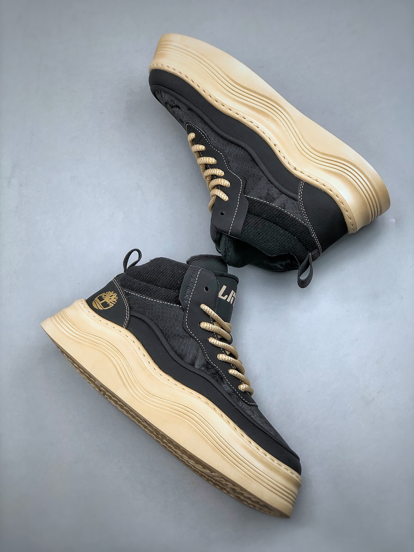 Undefeated x Timberland Fleece-Lined Boots Black/Tan