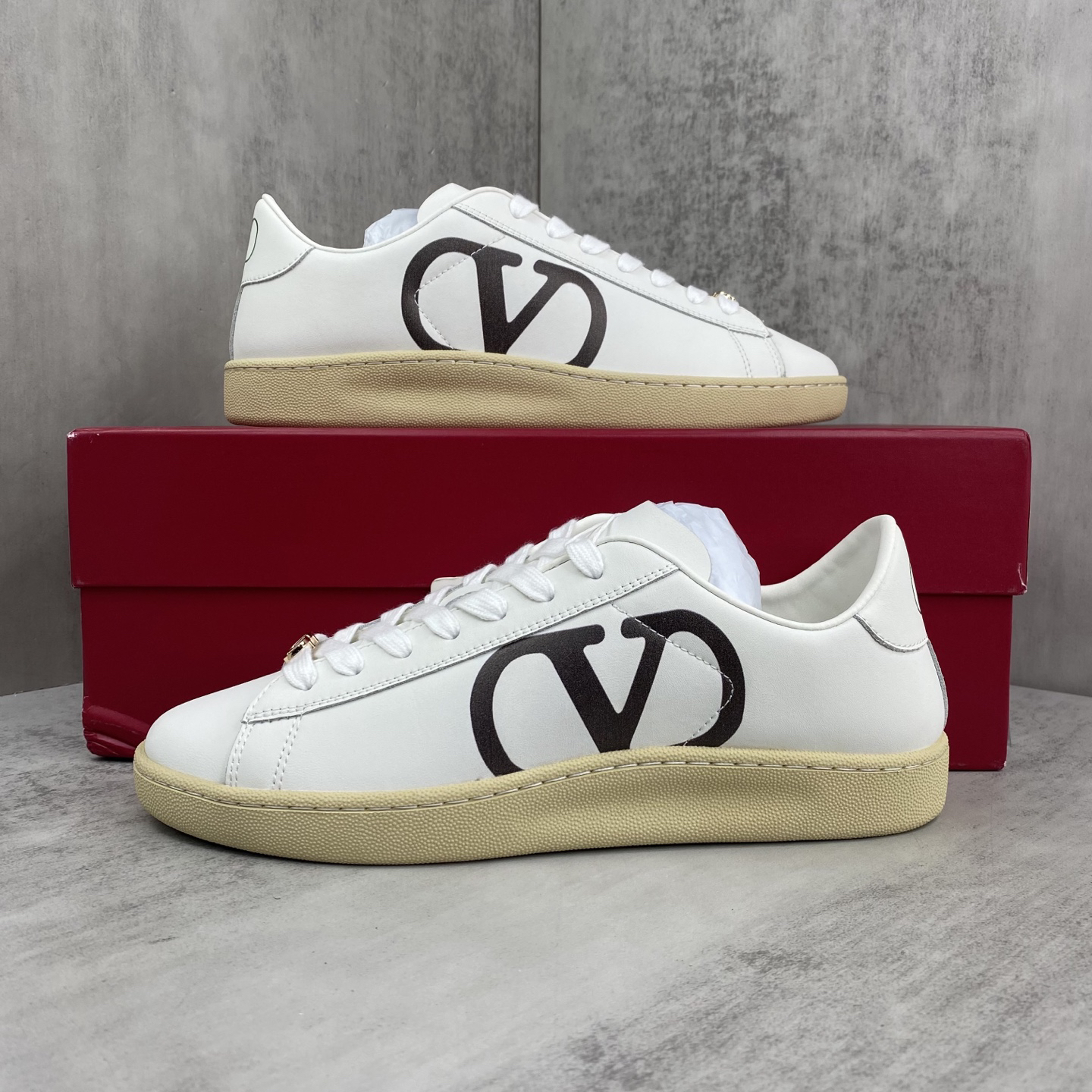 Valentino V-Logo Low-Top Sneakers White