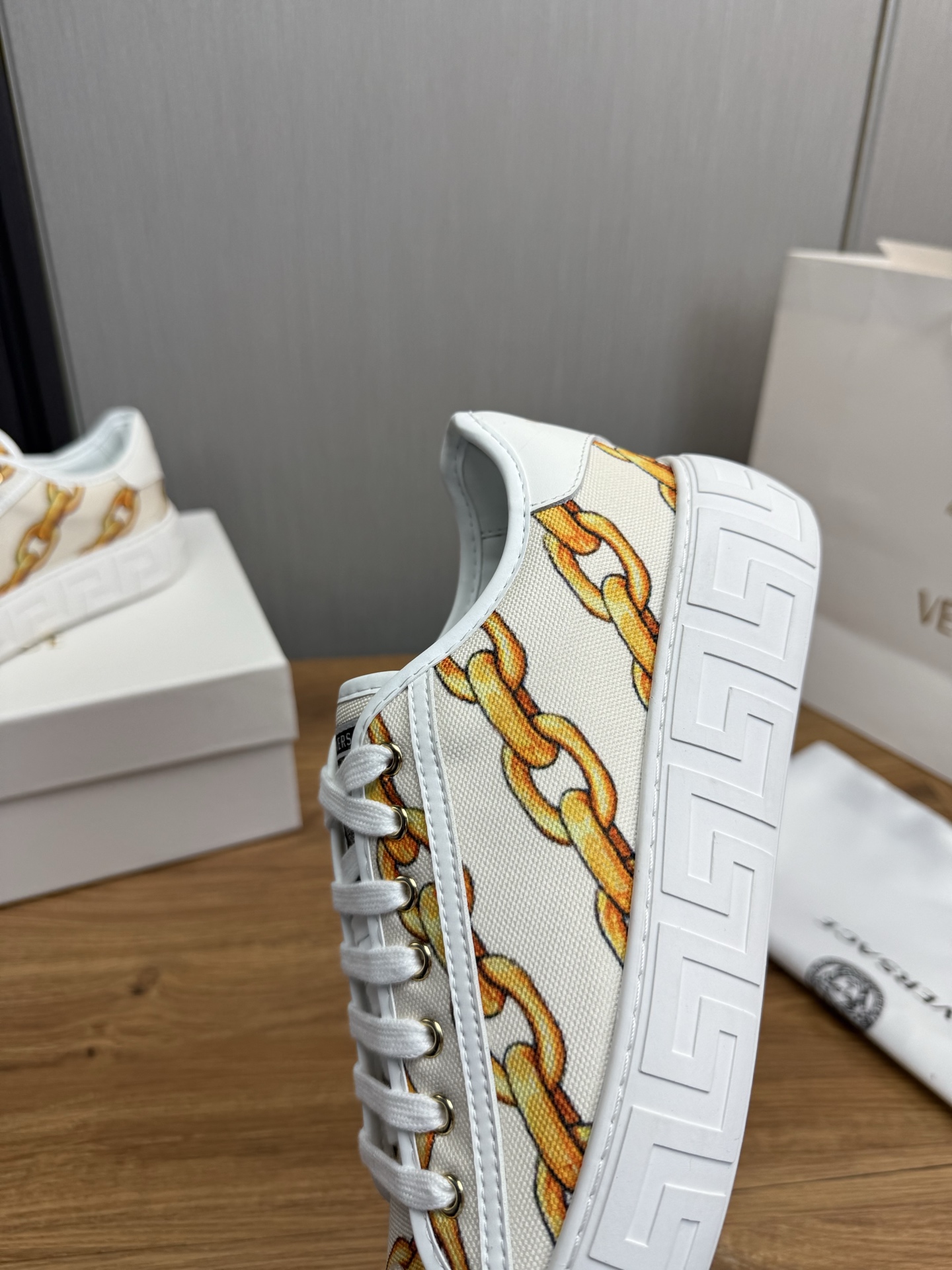 Versace Chain Print Low-Top Sneakers Multicolor