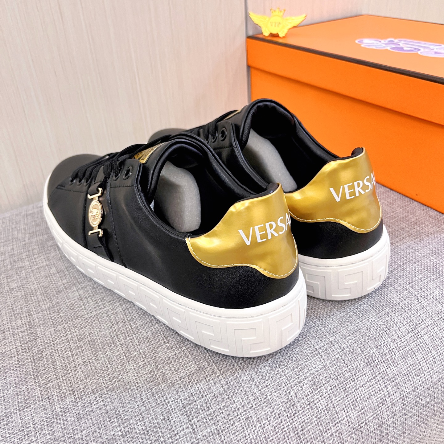 Versace Leather Low-Top Sneakers Black/Gold