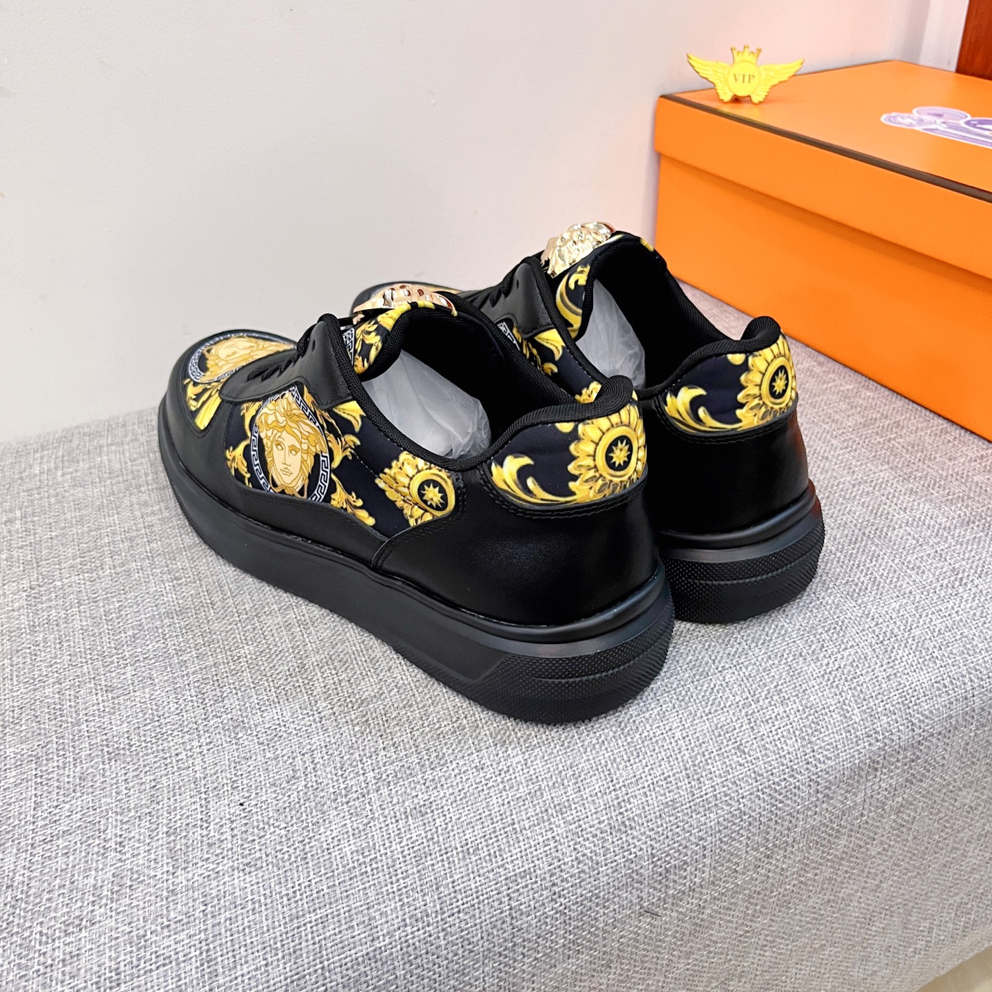 Versace Medusa Leather Low-Top Sneakers Black/Gold