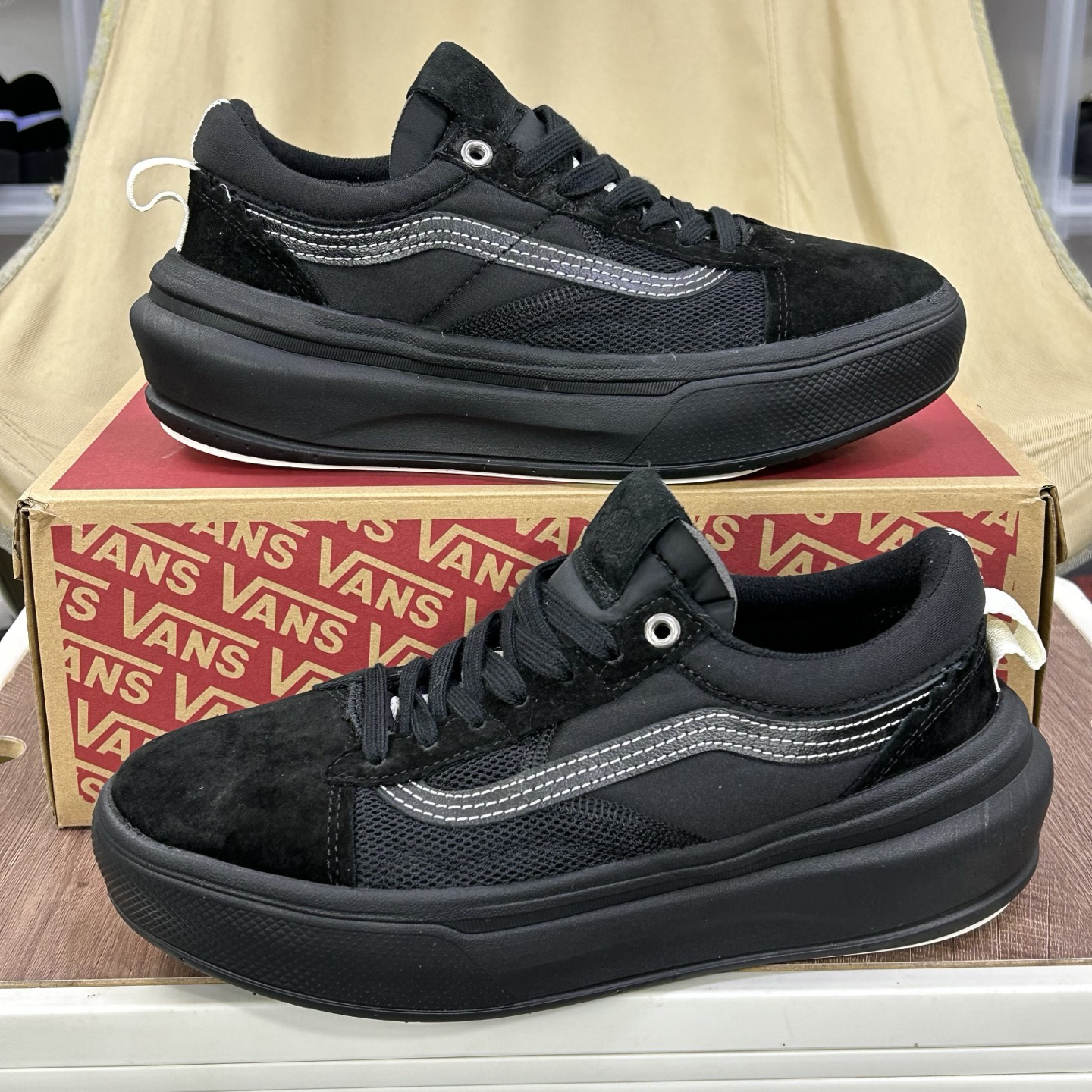 Vans Old Skool Overt ComfyCush Low-Top Skate Shoes Black