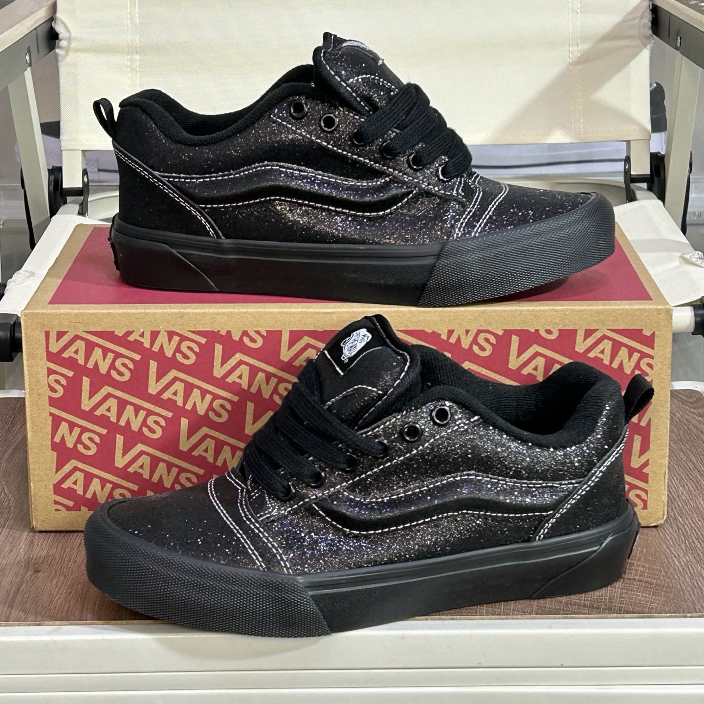 Vans Knu Skool Low-Top Skate Shoes Black Glitter