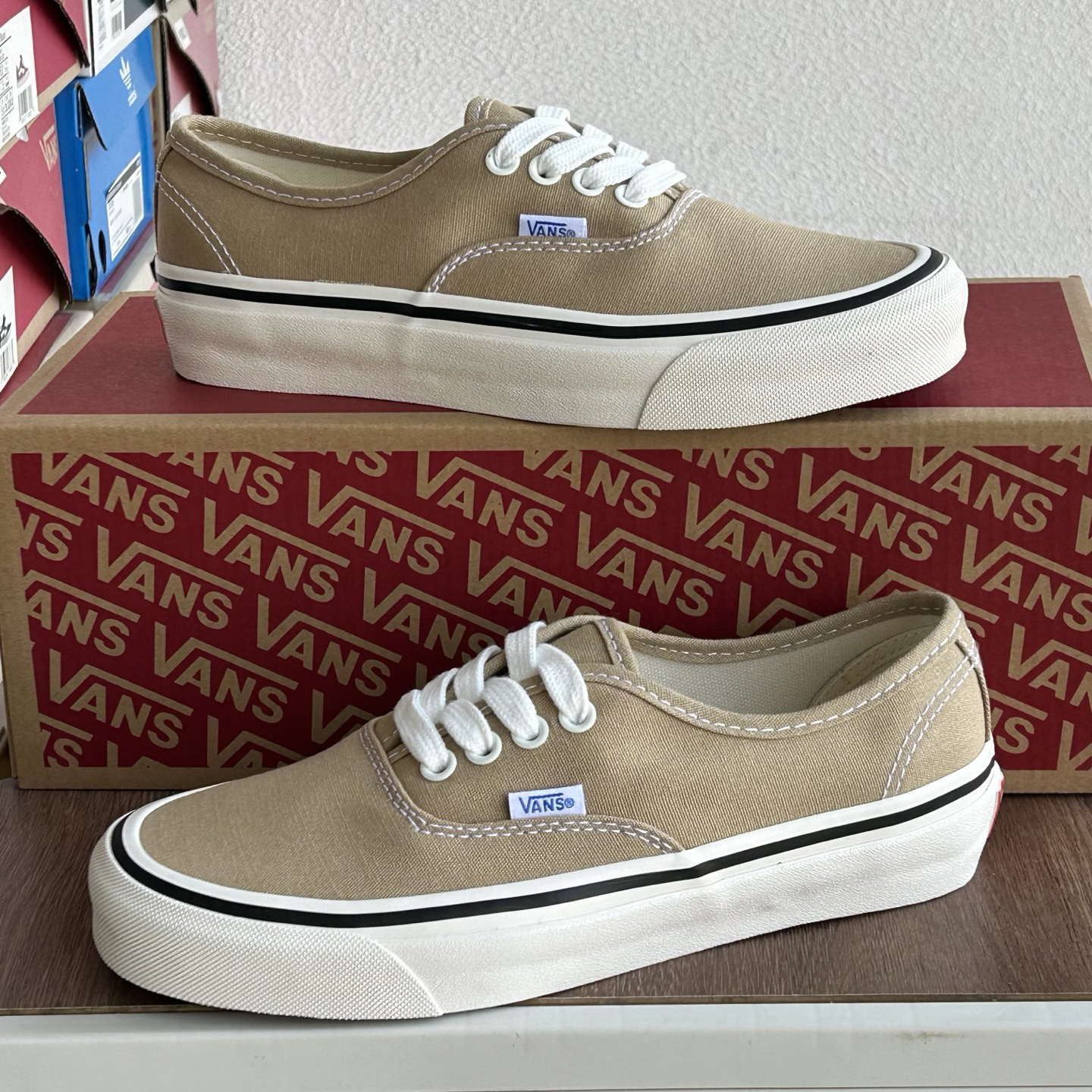 Vans Authentic 44 DX Low-Top Skate Shoes Beige