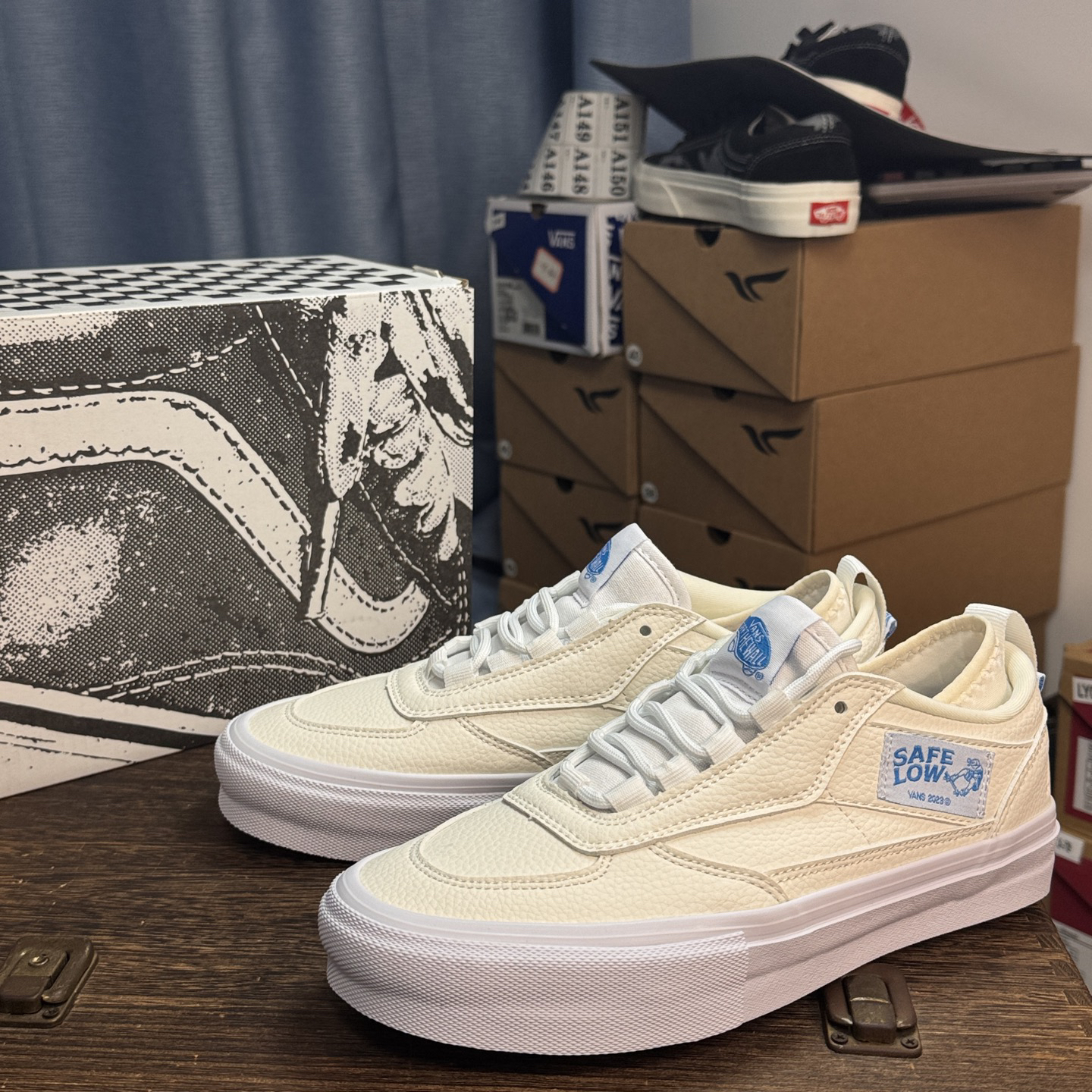 Vans Half Cab Low Skate Shoes White/Blue