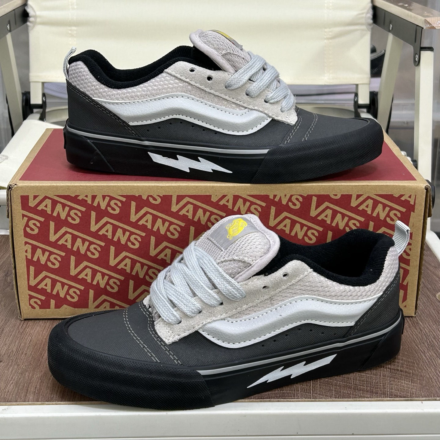 Vans Knu Skool Low-Top Skate Shoes Black/Grey