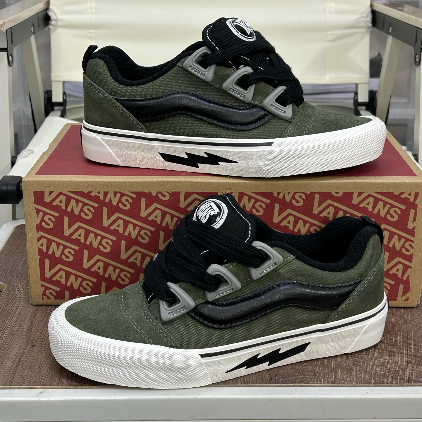 Vans Knu Skool Low-Top Skate Shoes Green