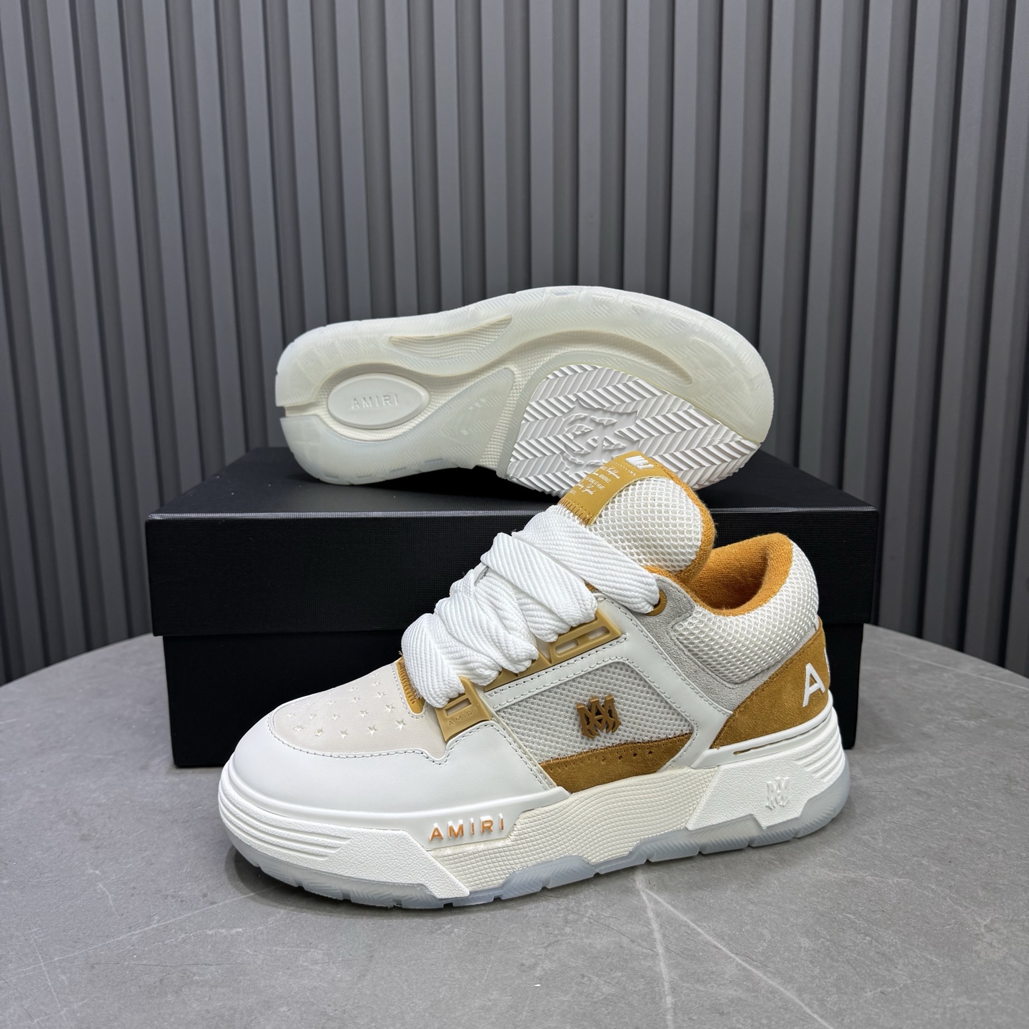 AMIRI Low-Top Sneakers White/Gold