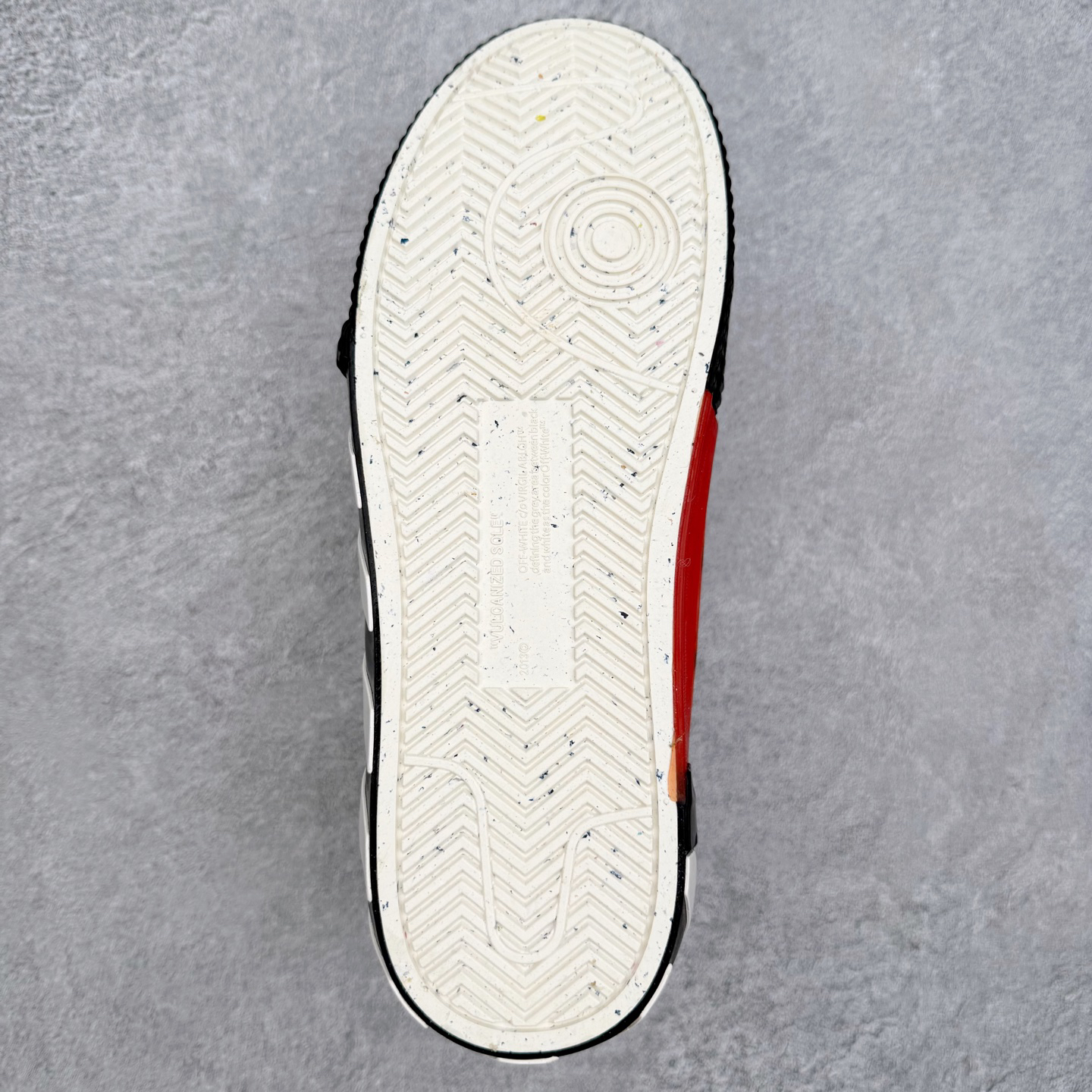 Off-White Low-Top Sneakers White