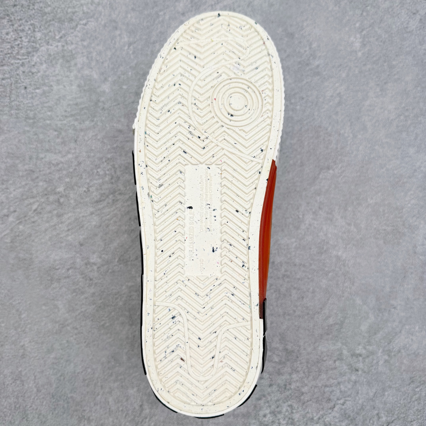 Off-White Low-Top Sneakers White
