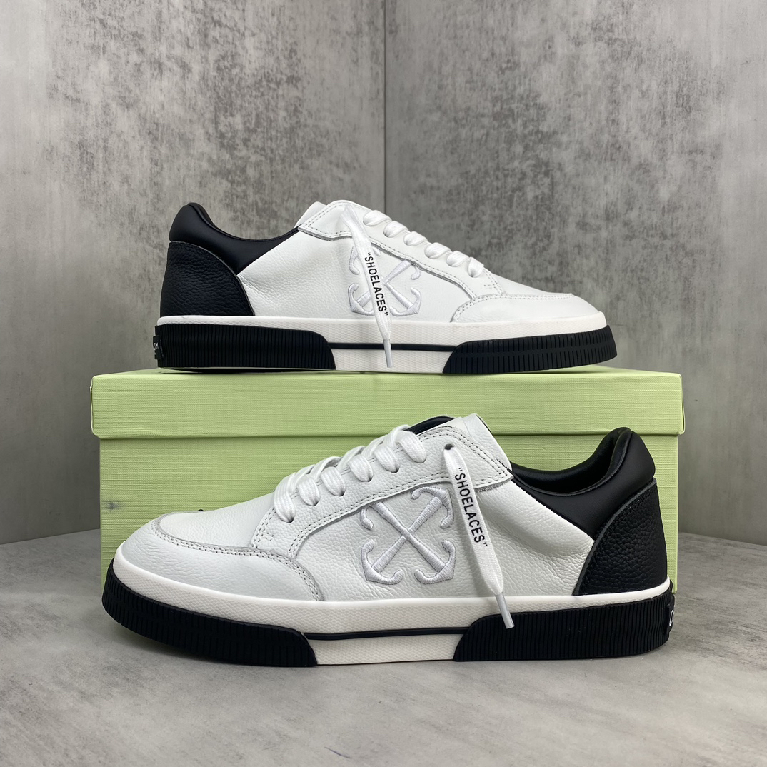Off-White Low Vulcanized Sneakers White/Black