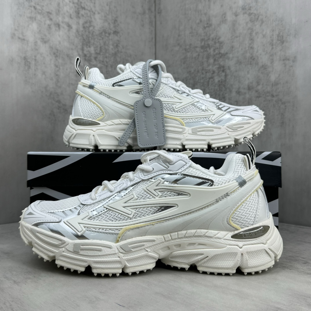 Off-White CO/V Runner Sneakers White