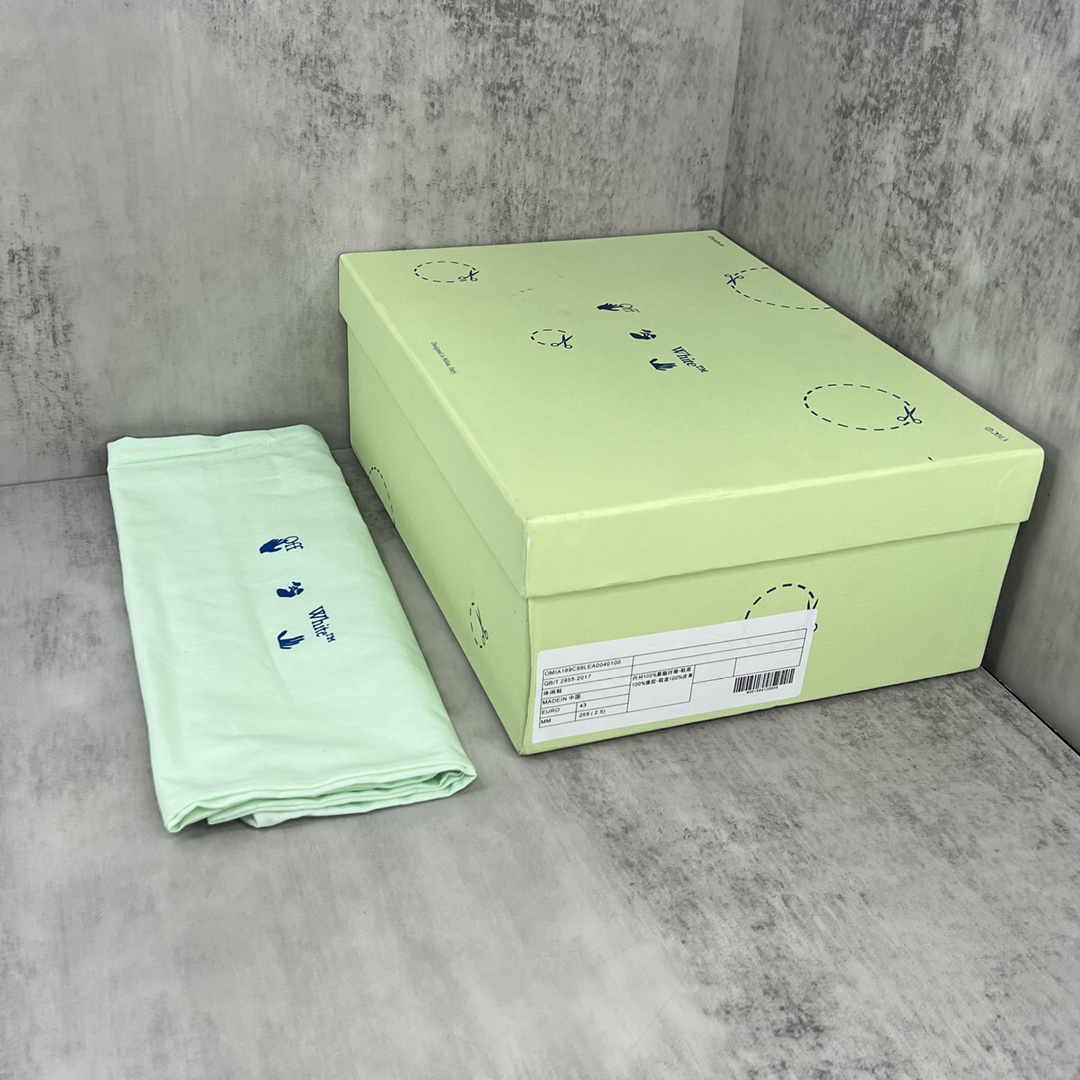 Off-White Low-Top Sneakers Black/Grey