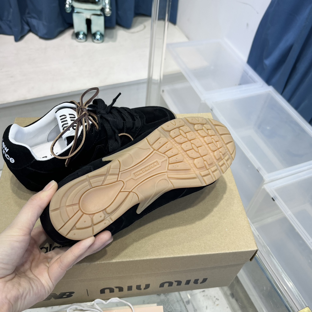 Miu Miu x New Balance 530 Sneakers Black
