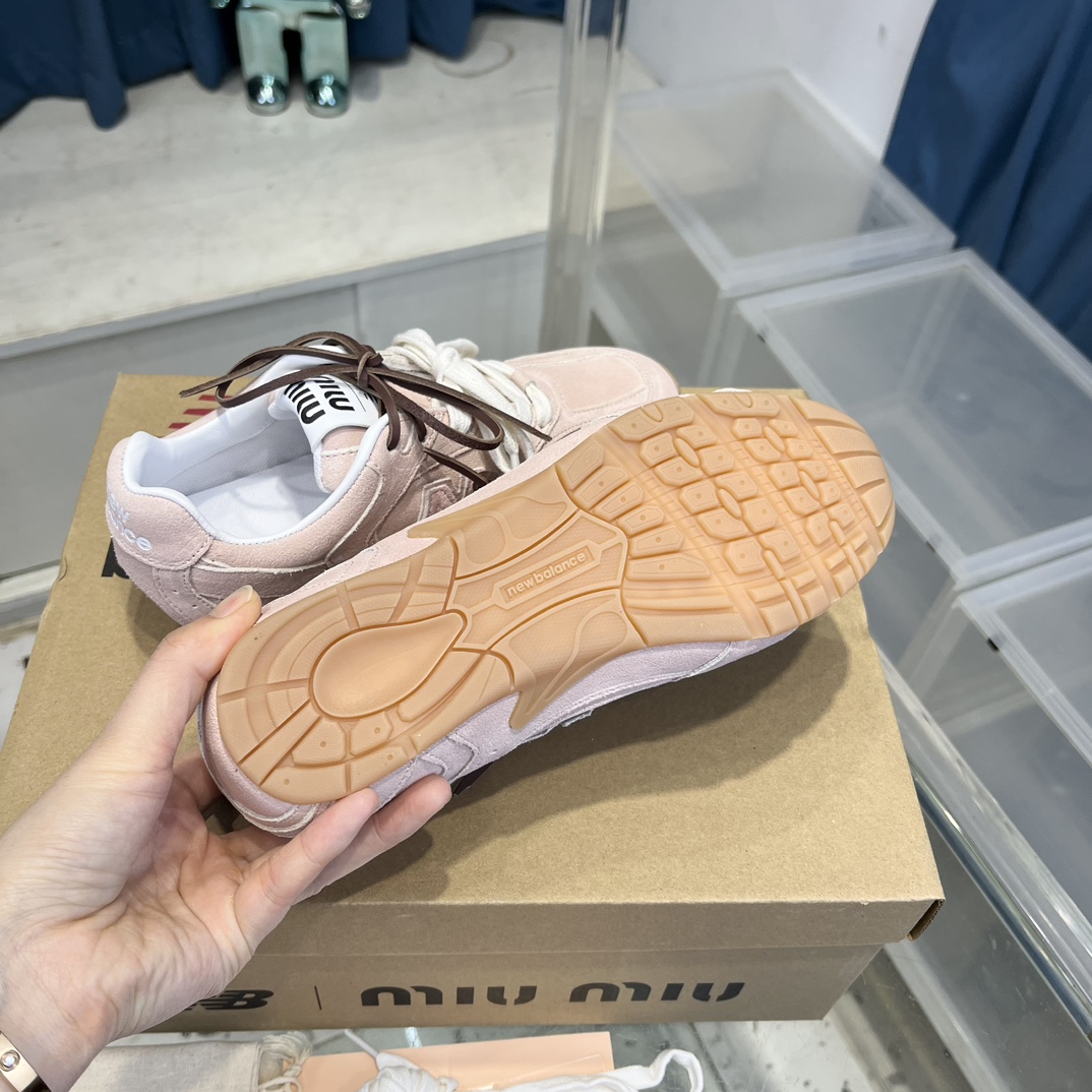 Miu Miu x New Balance 530 Suede Sneakers Pink